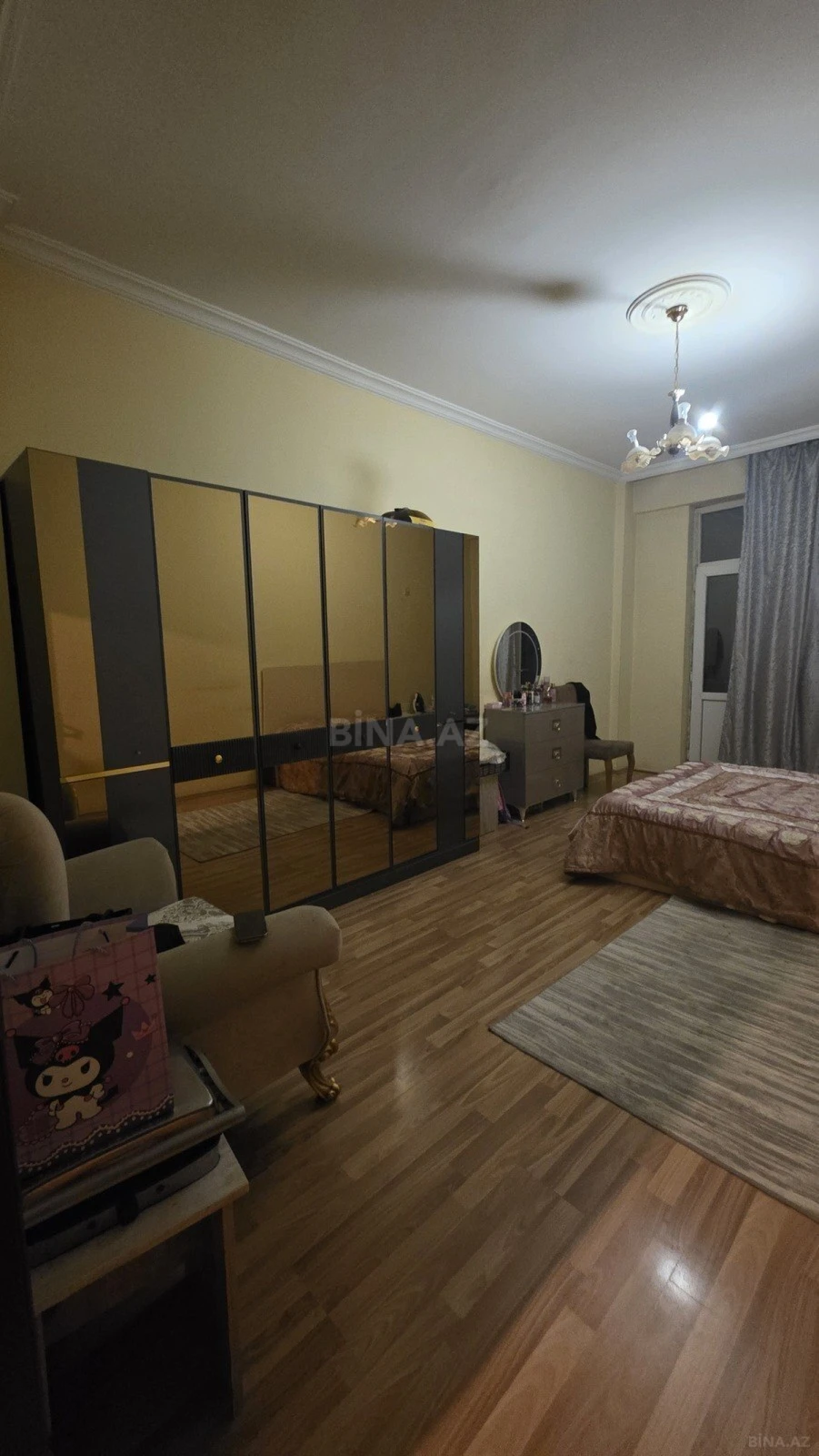 Satılır 2 otaqlı mənzil 92 m²