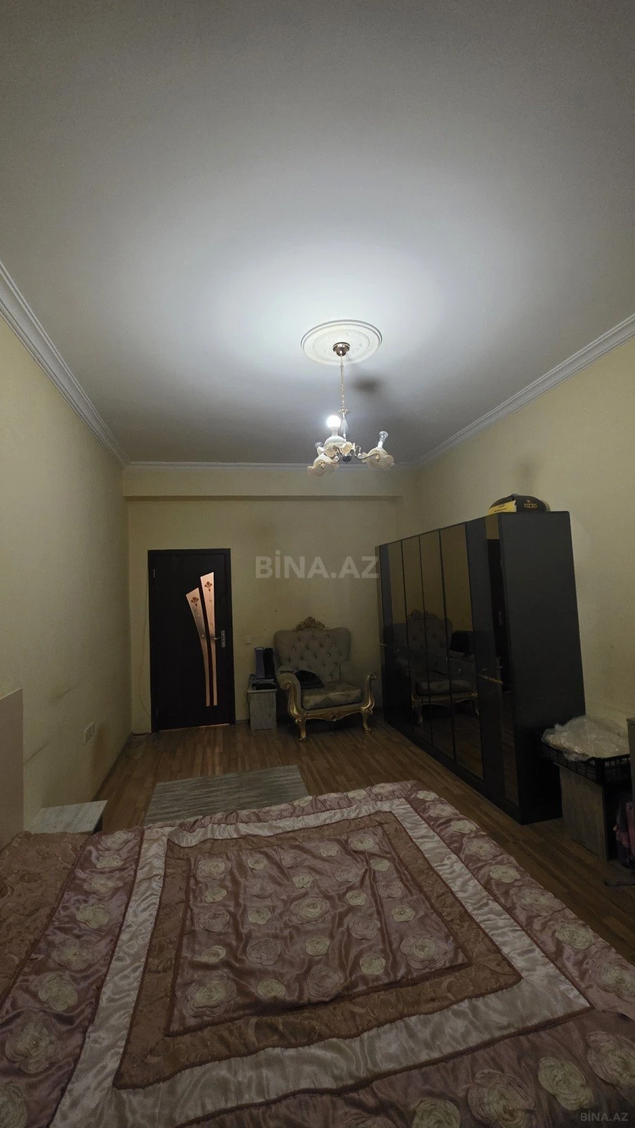 Satılır 2 otaqlı mənzil 92 m²