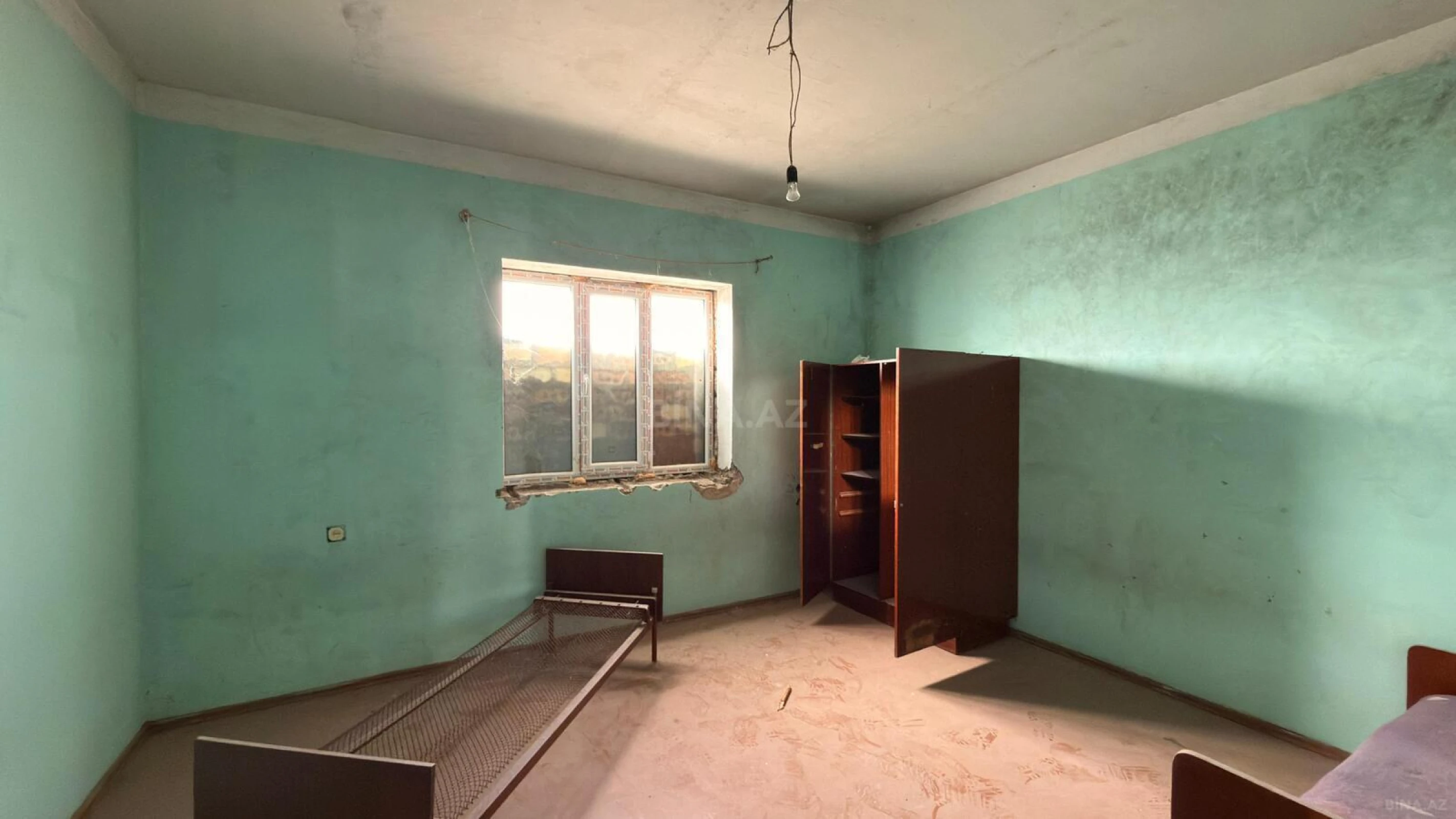 Satılır 3 otaqlı həyət evi 800 m²