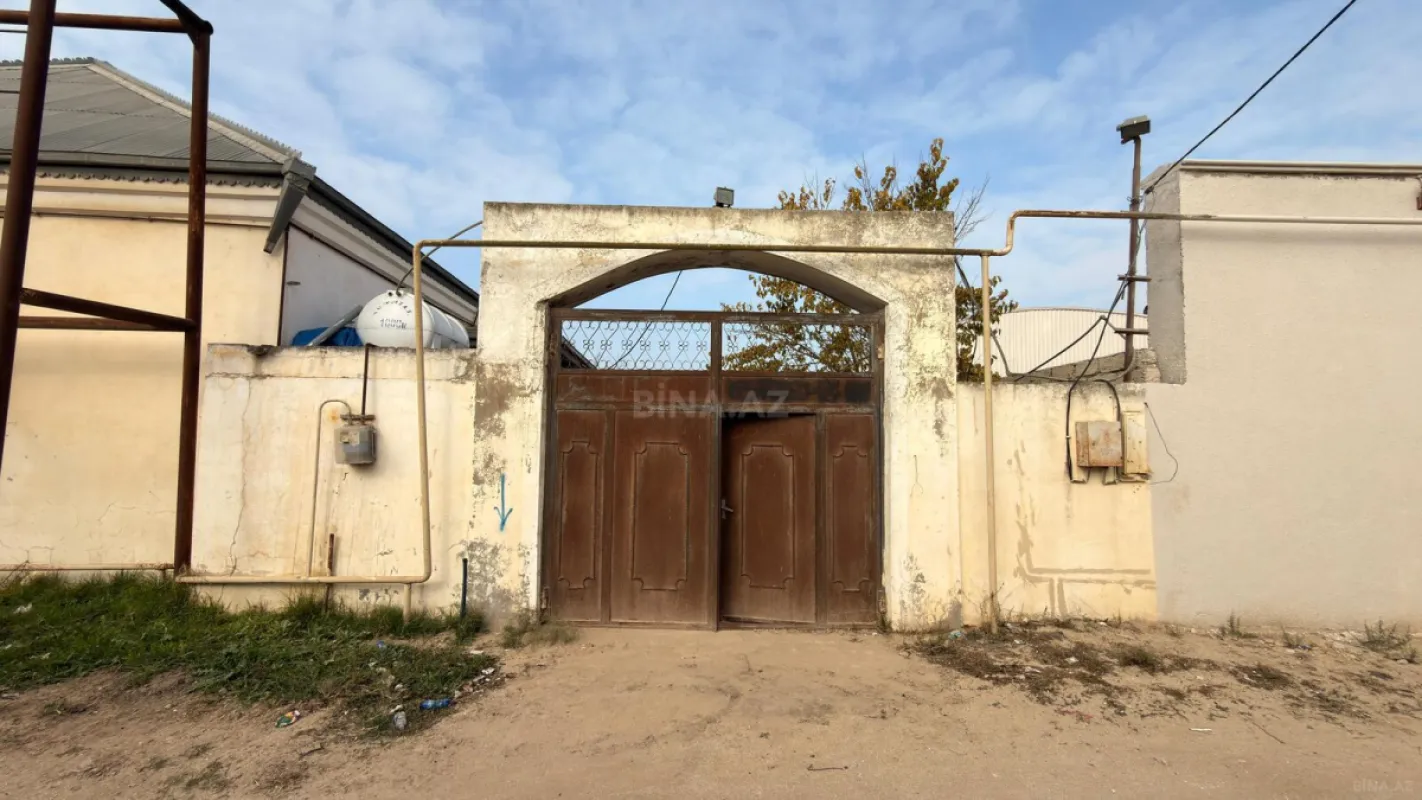Satılır 3 otaqlı həyət evi 800 m²