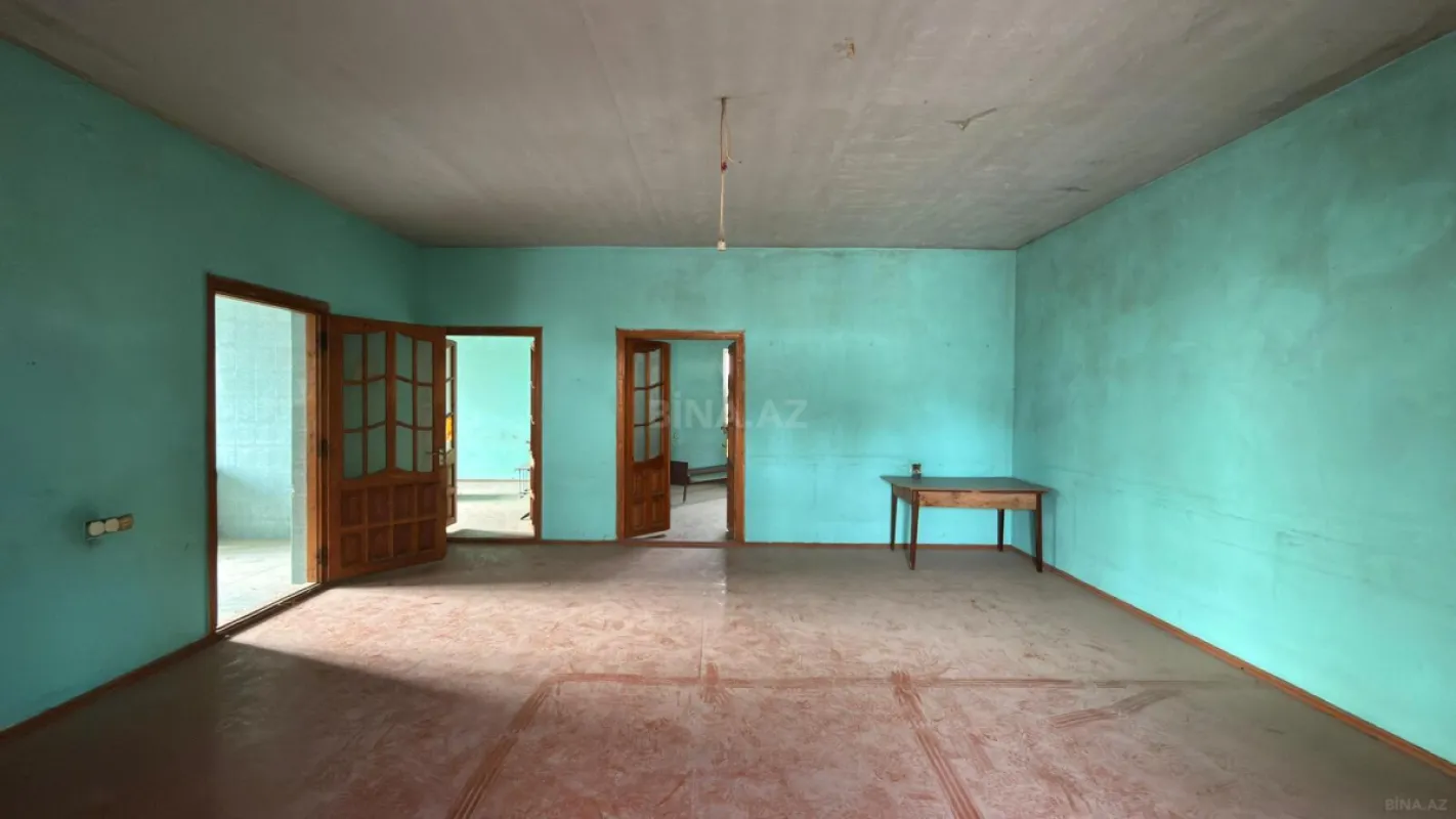 Satılır 3 otaqlı həyət evi 800 m²