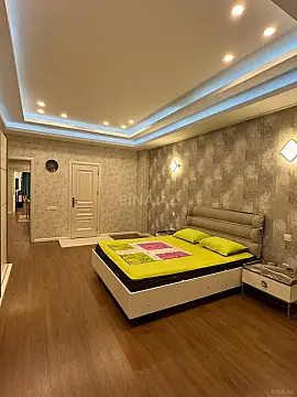 Satılır 4 otaqlı mənzil 168 m²