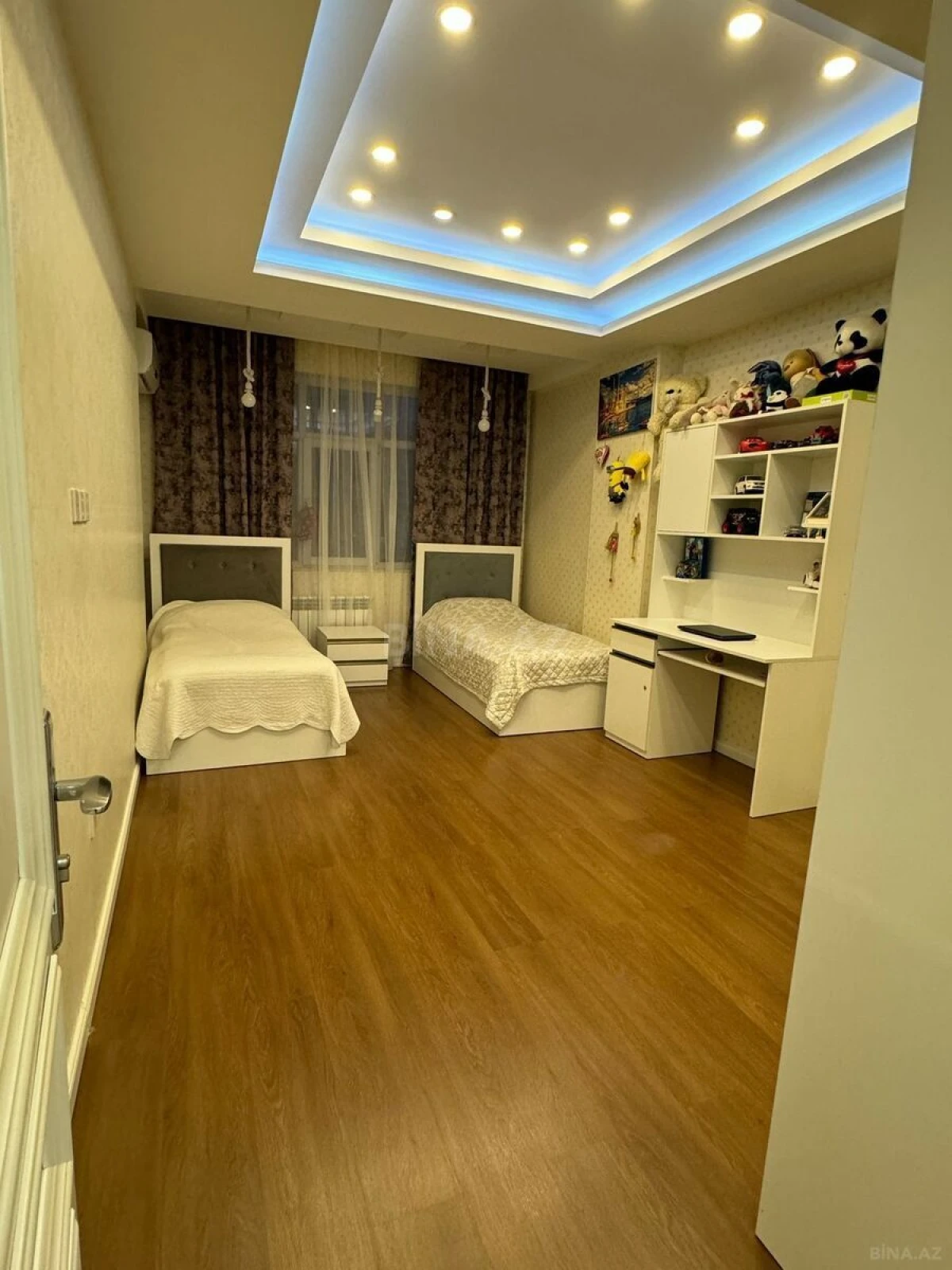 Satılır 4 otaqlı mənzil 168 m²