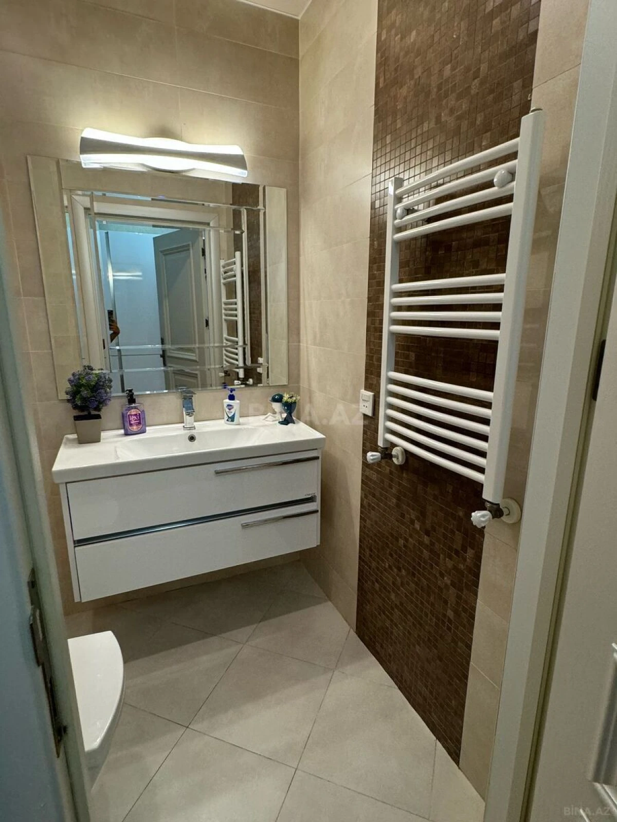 Satılır 4 otaqlı mənzil 168 m²