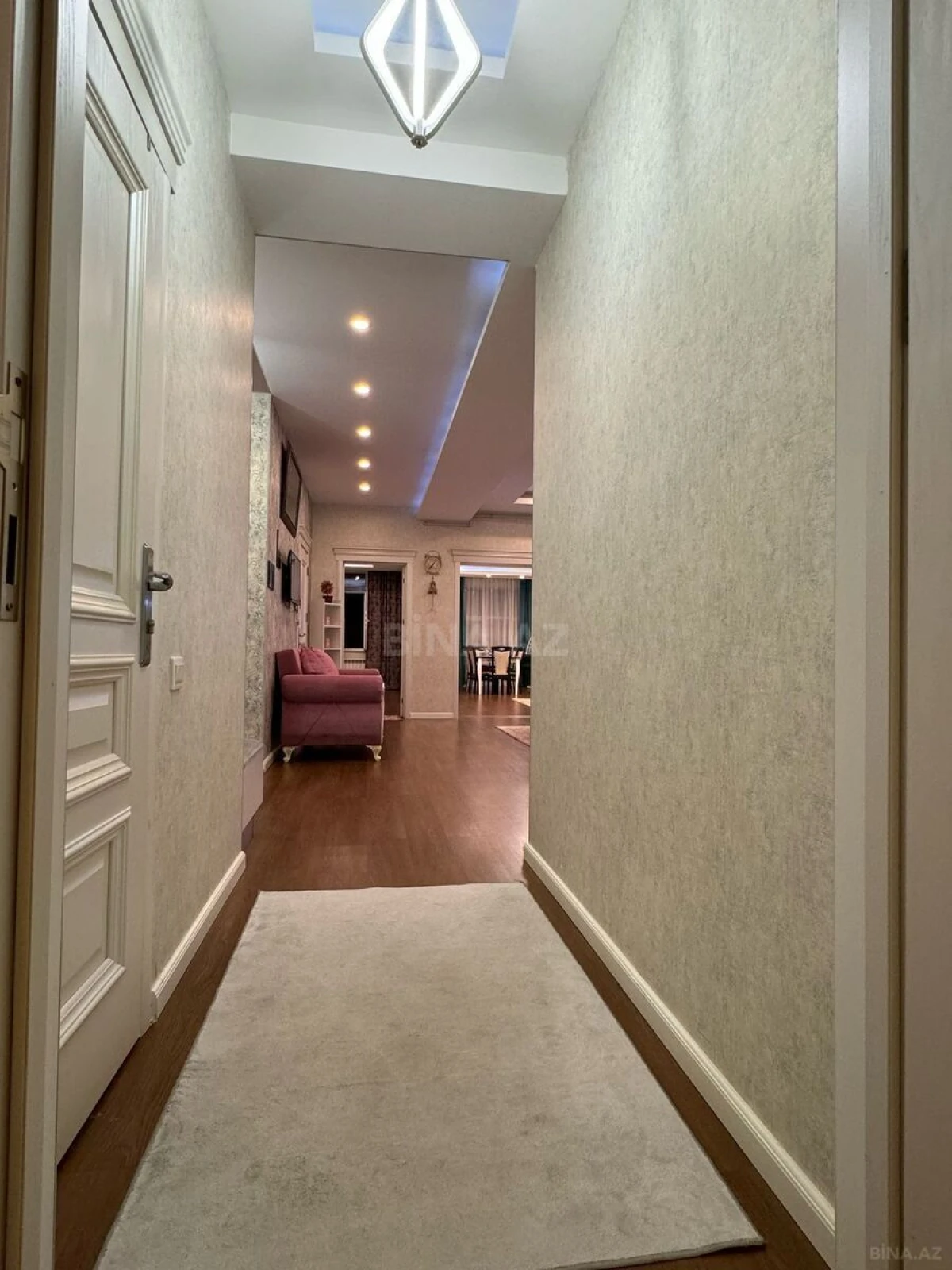 Satılır 4 otaqlı mənzil 168 m²
