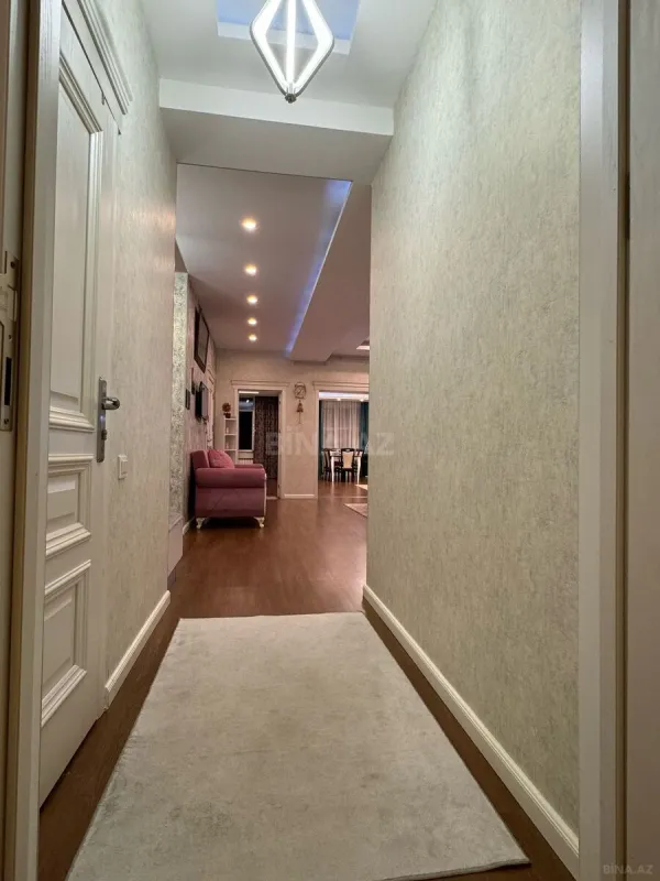 Satılır 4 otaqlı mənzil 168 m²