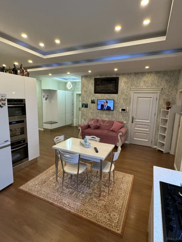 Satılır 4 otaqlı mənzil 168 m²