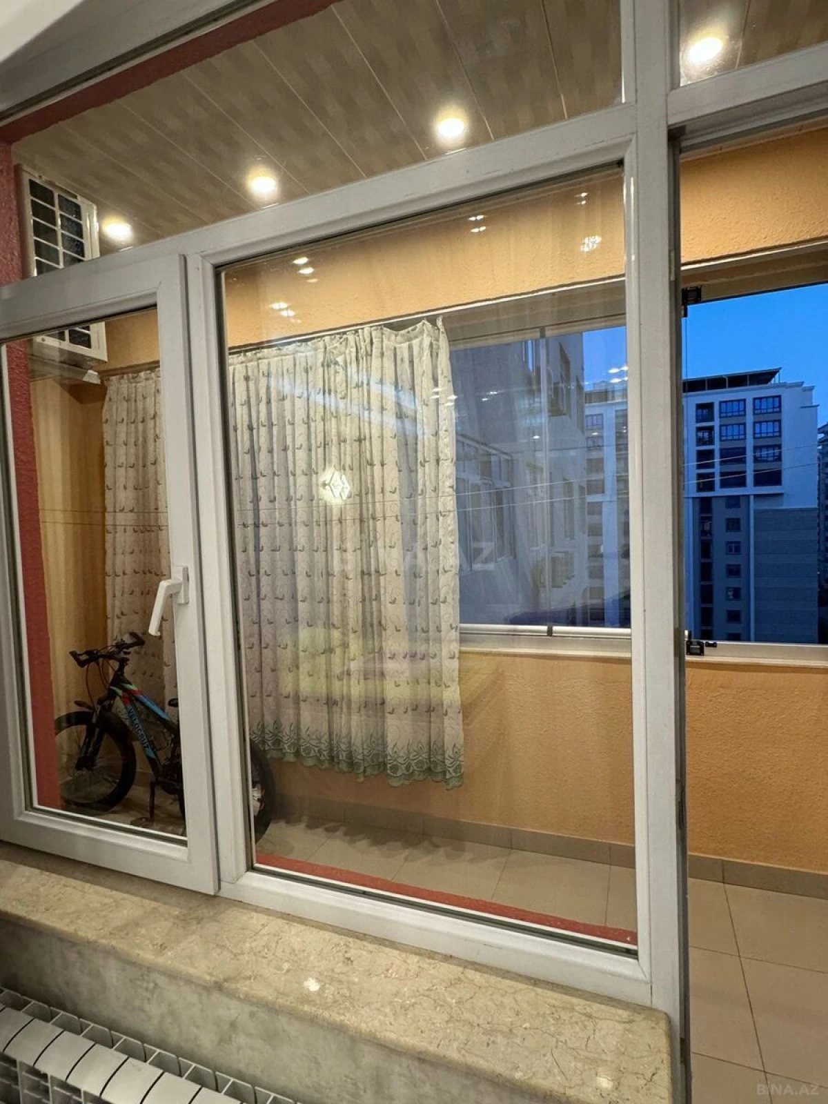 Satılır 4 otaqlı mənzil 168 m²