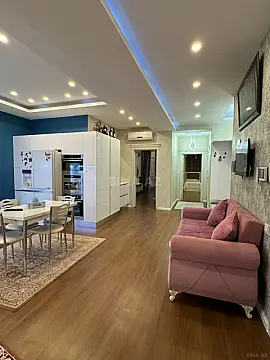 Satılır 4 otaqlı mənzil 168 m²