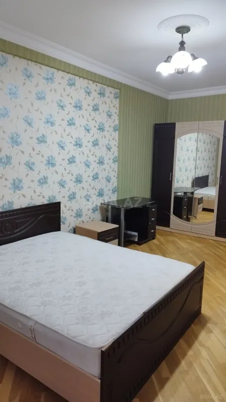 Satılır 3 otaqlı mənzil 127 m²