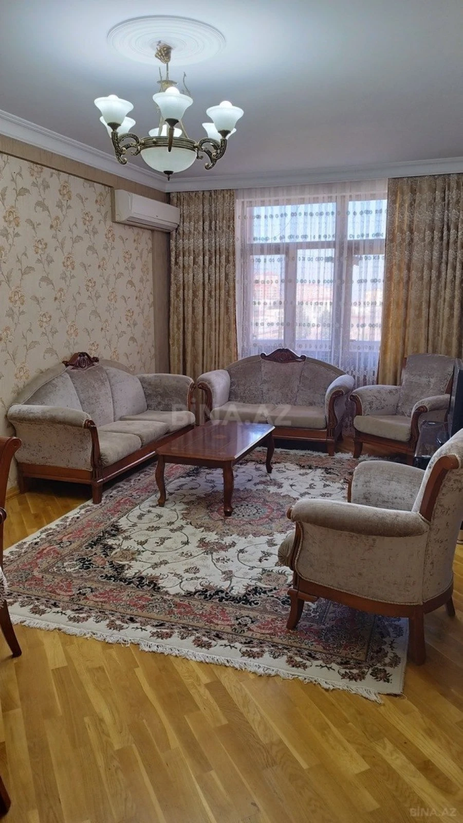 Satılır 3 otaqlı mənzil 127 m²