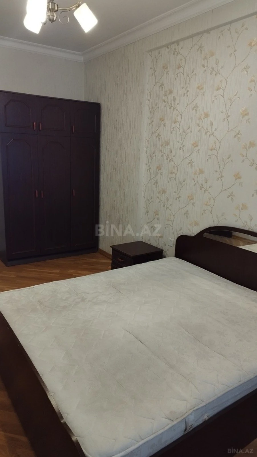 Satılır 3 otaqlı mənzil 127 m²