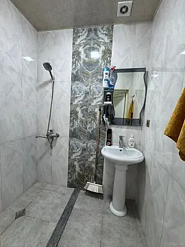 Kirayə verilir 2 otaqlı mənzil 61 m²