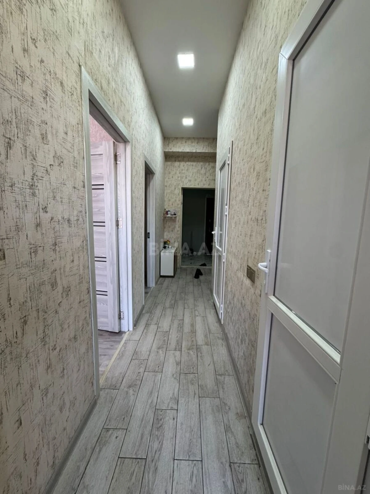 Kirayə verilir 2 otaqlı mənzil 61 m²