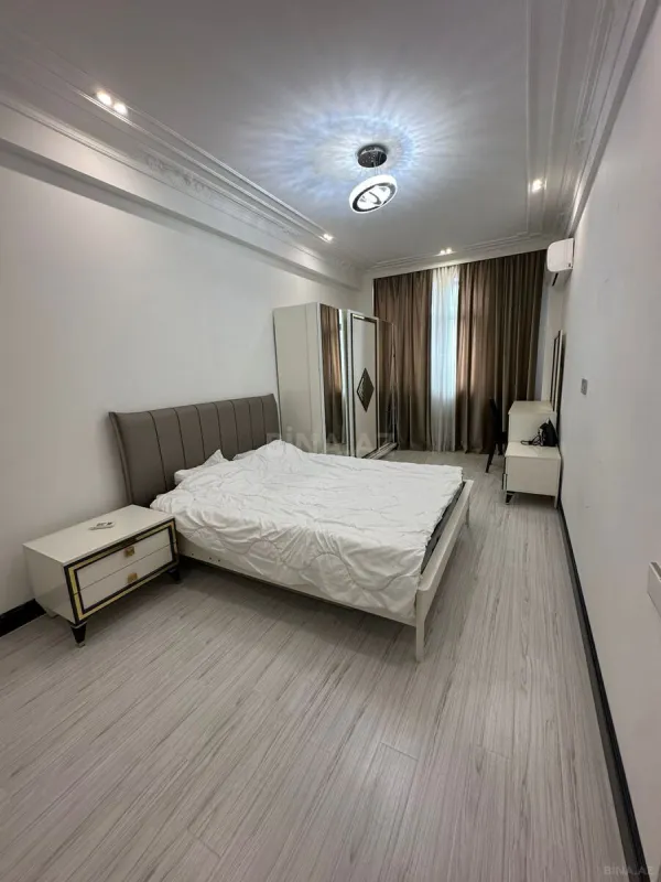 Kirayə verilir 2 otaqlı mənzil 95 m²
