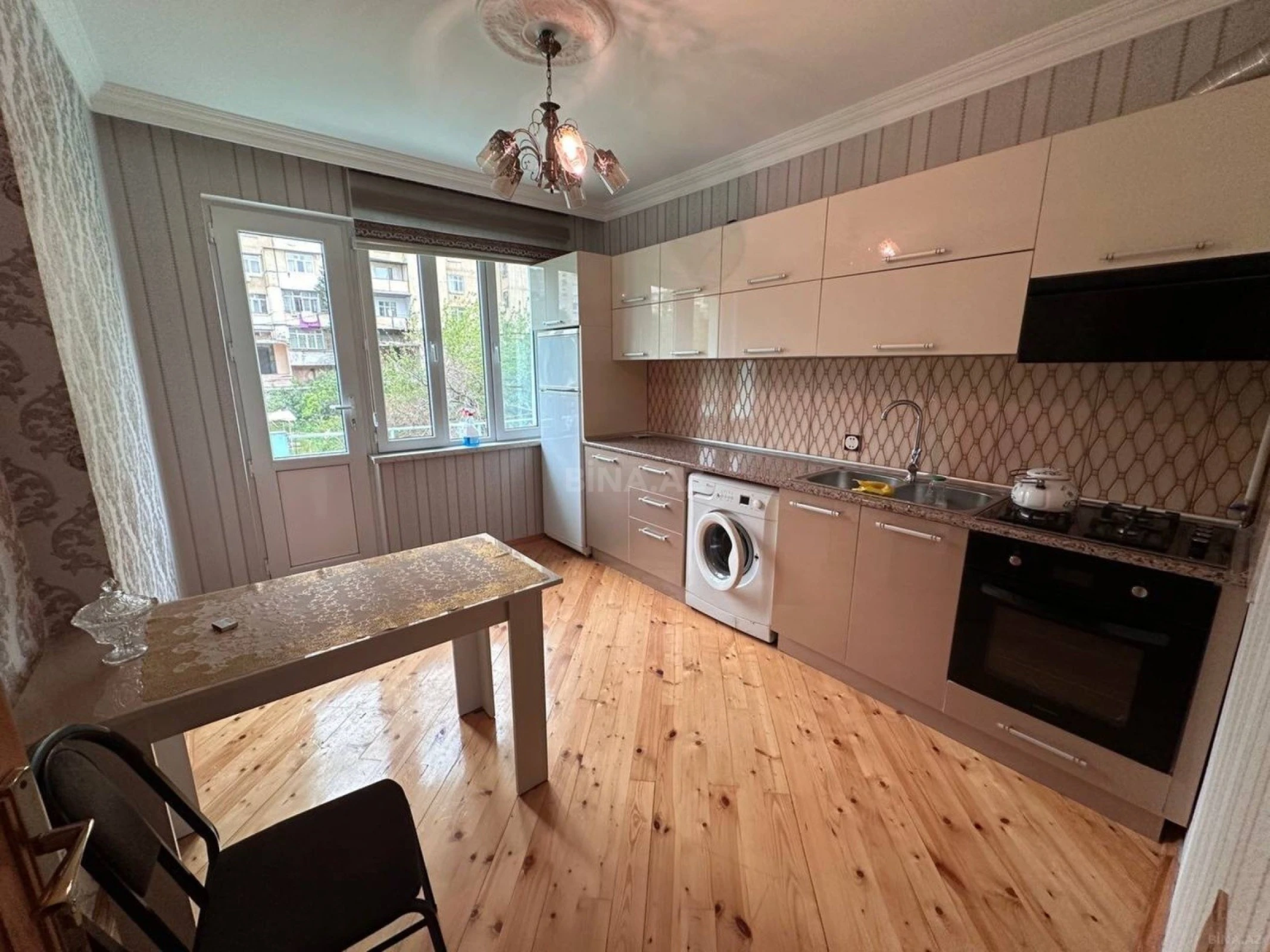 Kirayə verilir 2 otaqlı mənzil 60 m²