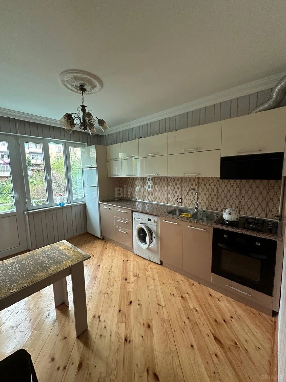 Kirayə verilir 2 otaqlı mənzil 60 m²