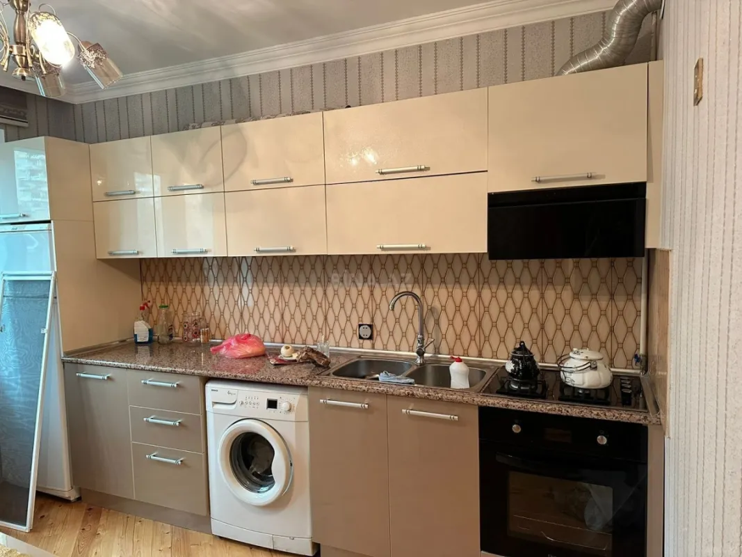 Kirayə verilir 2 otaqlı mənzil 60 m²