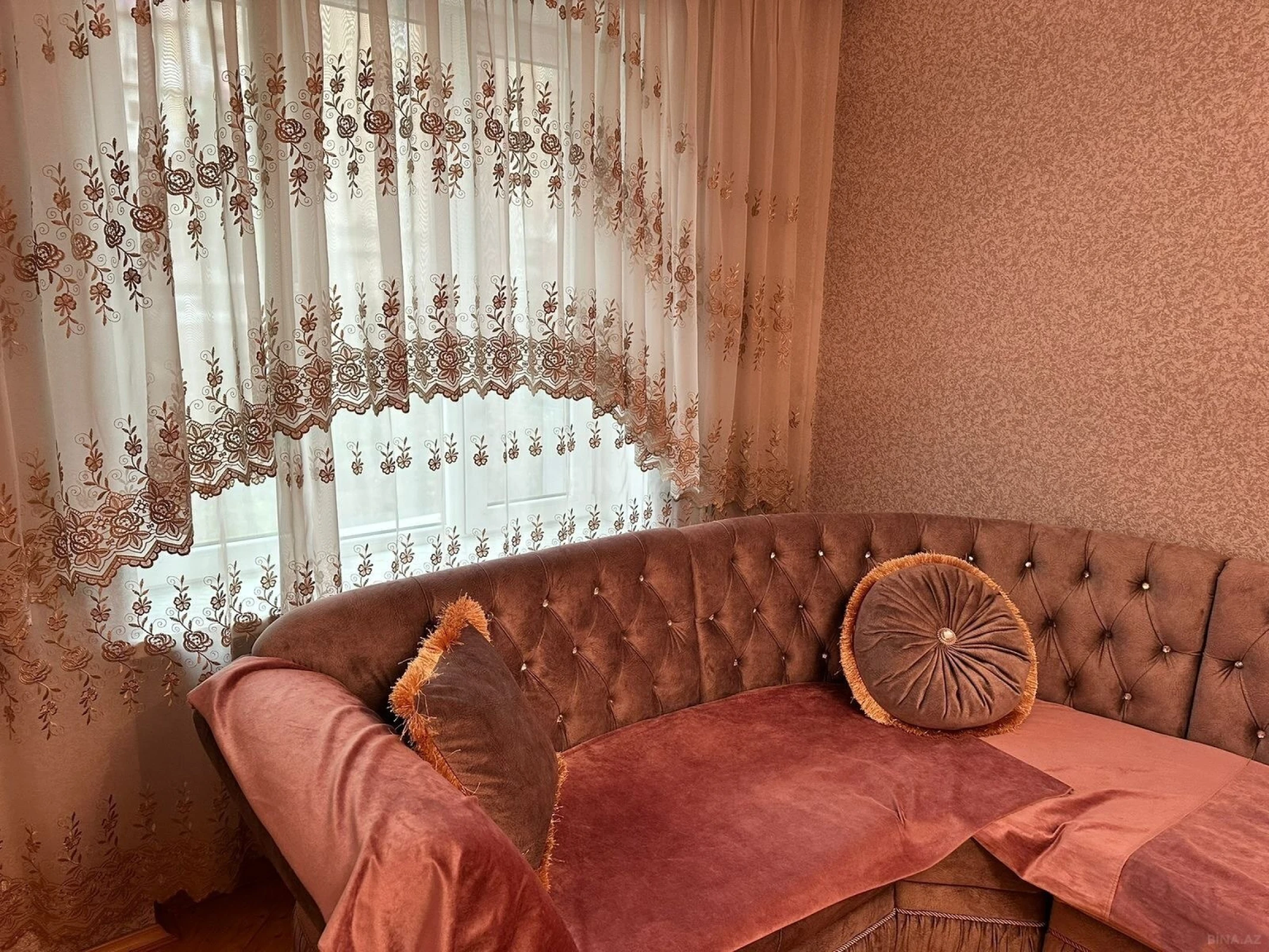 Kirayə verilir 2 otaqlı mənzil 60 m²