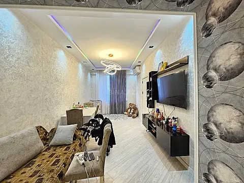 Satılır 3 otaqlı mənzil 82 m²