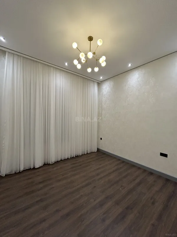 Satılır 5 otaqlı həyət evi 300 m²
