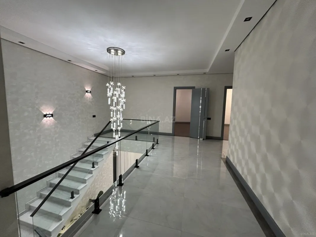 Satılır 5 otaqlı həyət evi 300 m²