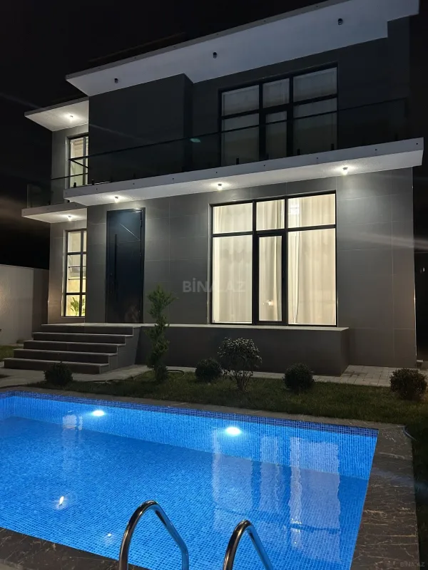 Satılır 5 otaqlı həyət evi 300 m²
