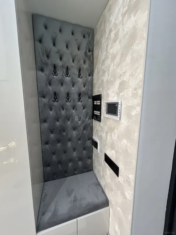 Satılır 5 otaqlı həyət evi 300 m²