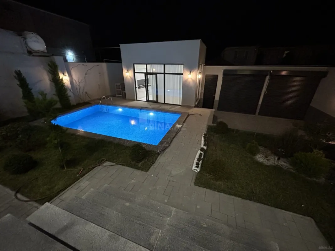 Satılır 5 otaqlı həyət evi 300 m²