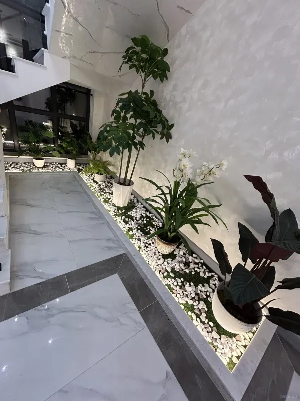 Satılır 5 otaqlı həyət evi 300 m²