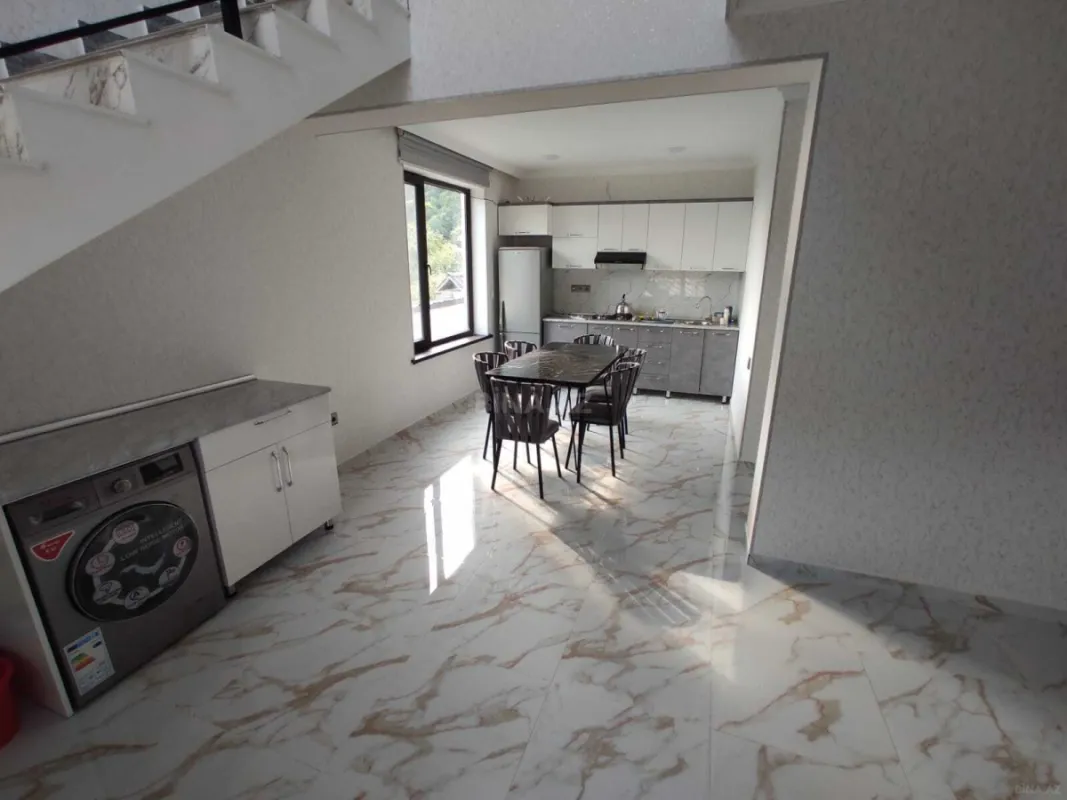 Kirayə verilir 5 otaqlı həyət evi 100 m²