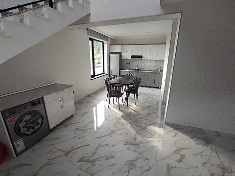 Kirayə verilir 5 otaqlı həyət evi 100 m²