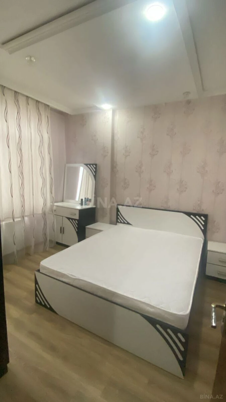 Kirayə verilir 3 otaqlı mənzil 97 m²