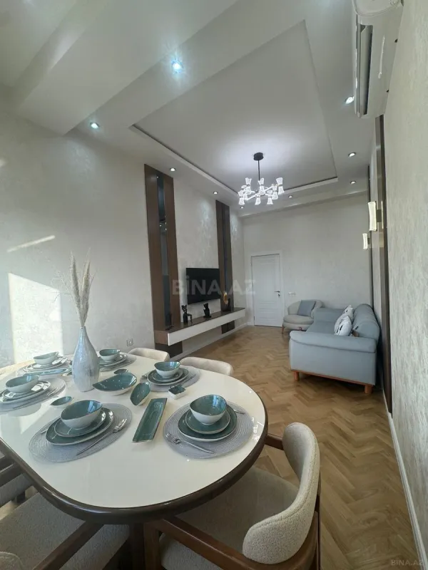 Kirayə verilir 2 otaqlı mənzil 65 m²