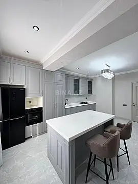 Satılır 3 otaqlı mənzil 126 m²