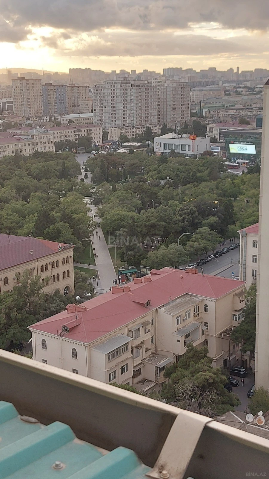 Satılır 3 otaqlı mənzil 136.4 m²