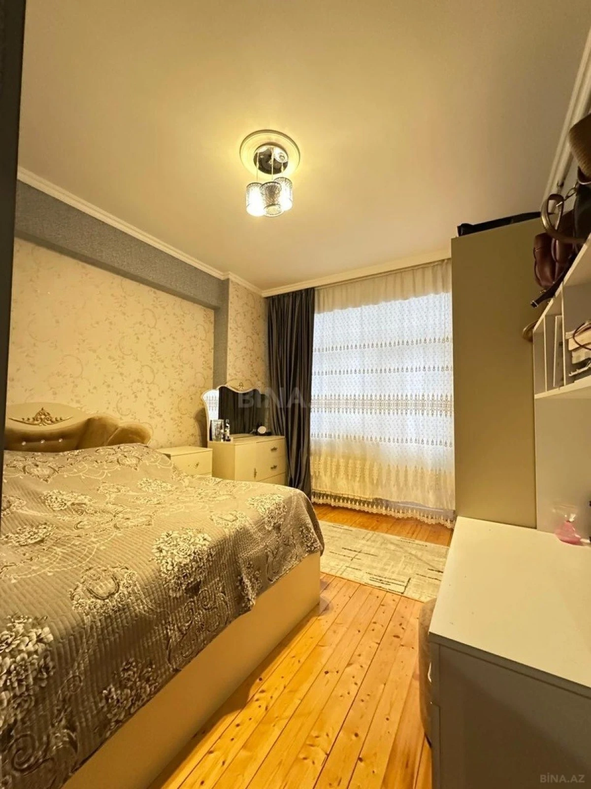 Satılır 2 otaqlı mənzil 61 m²