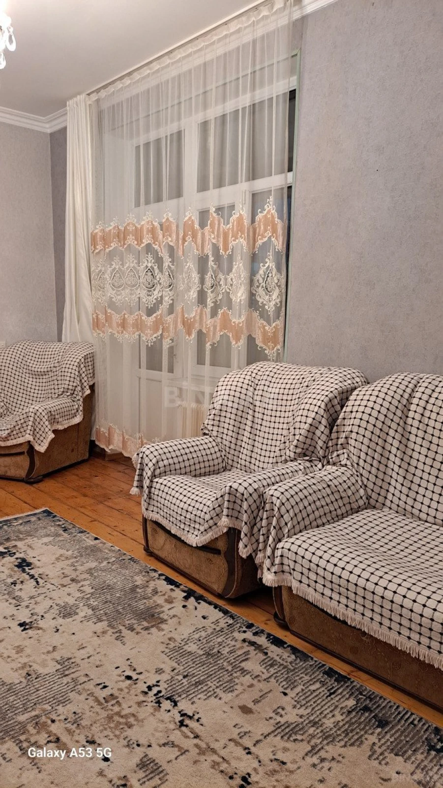 Kirayə verilir 2 otaqlı mənzil 70 m²