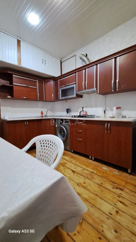 Kirayə verilir 2 otaqlı mənzil 70 m²