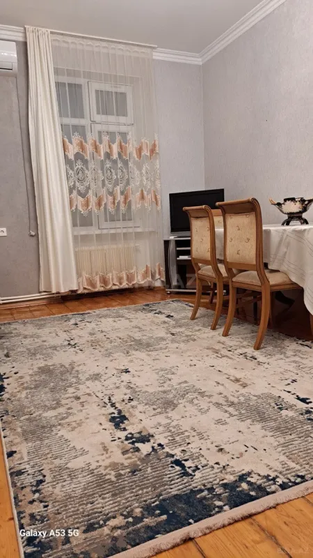 Kirayə verilir 2 otaqlı mənzil 70 m²