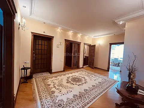 Satılır 5 otaqlı mənzil 190 m² — Bakı 5 otaq 190.00 m²