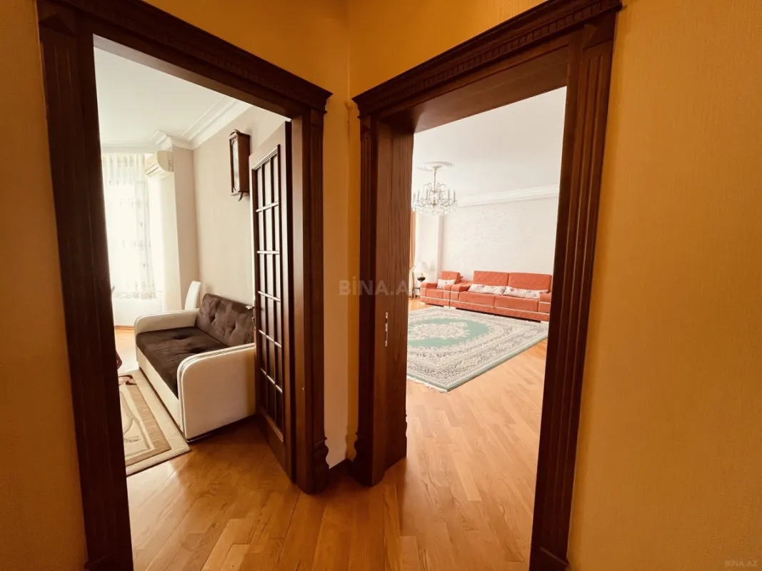 Satılır 5 otaqlı mənzil 190 m²