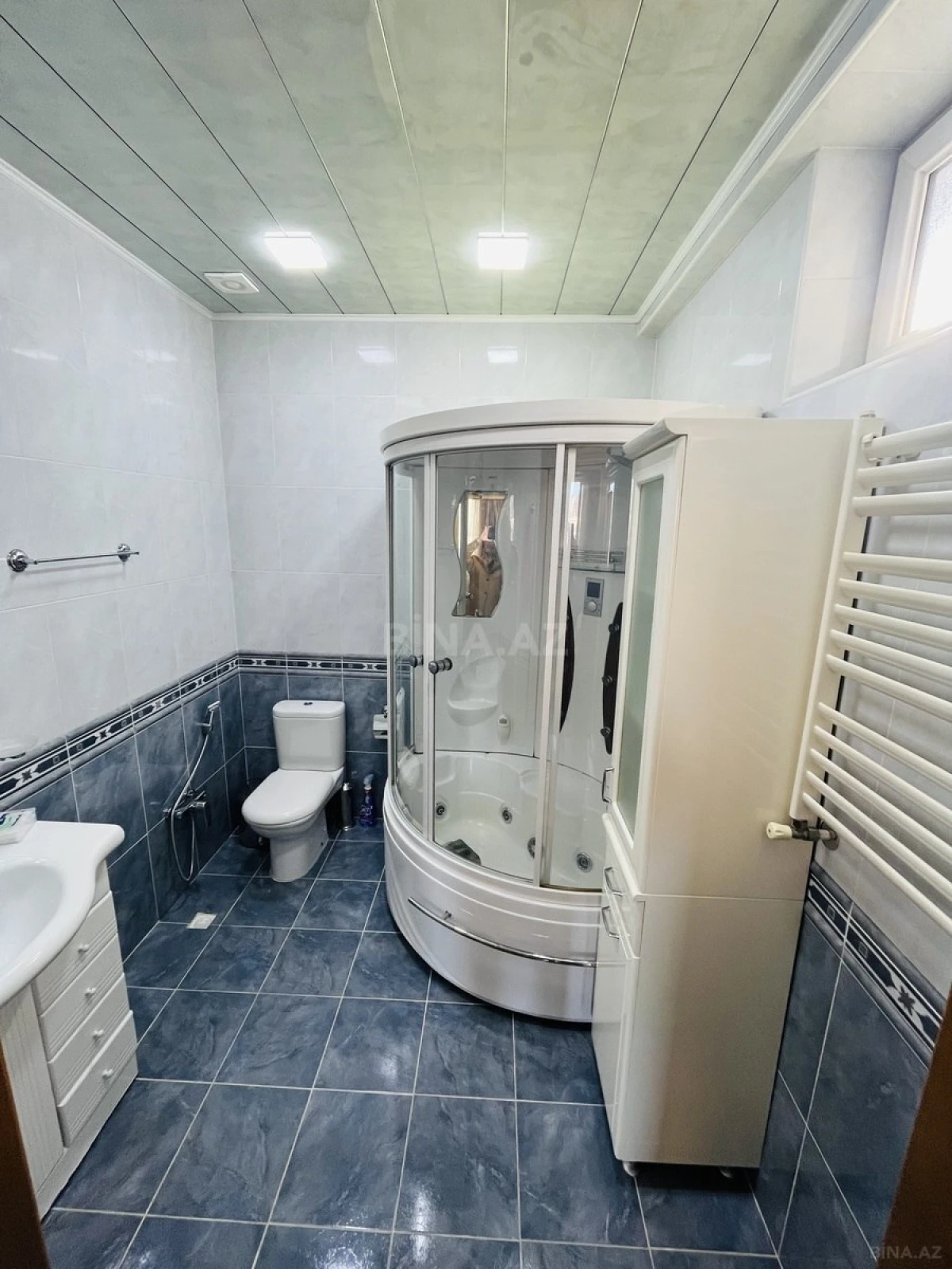 Satılır 5 otaqlı mənzil 190 m²