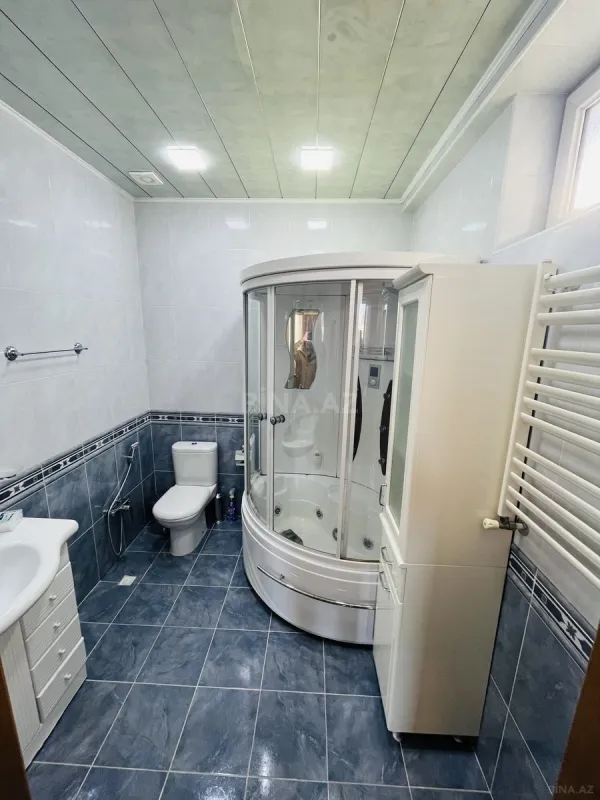 Satılır 5 otaqlı mənzil 190 m²