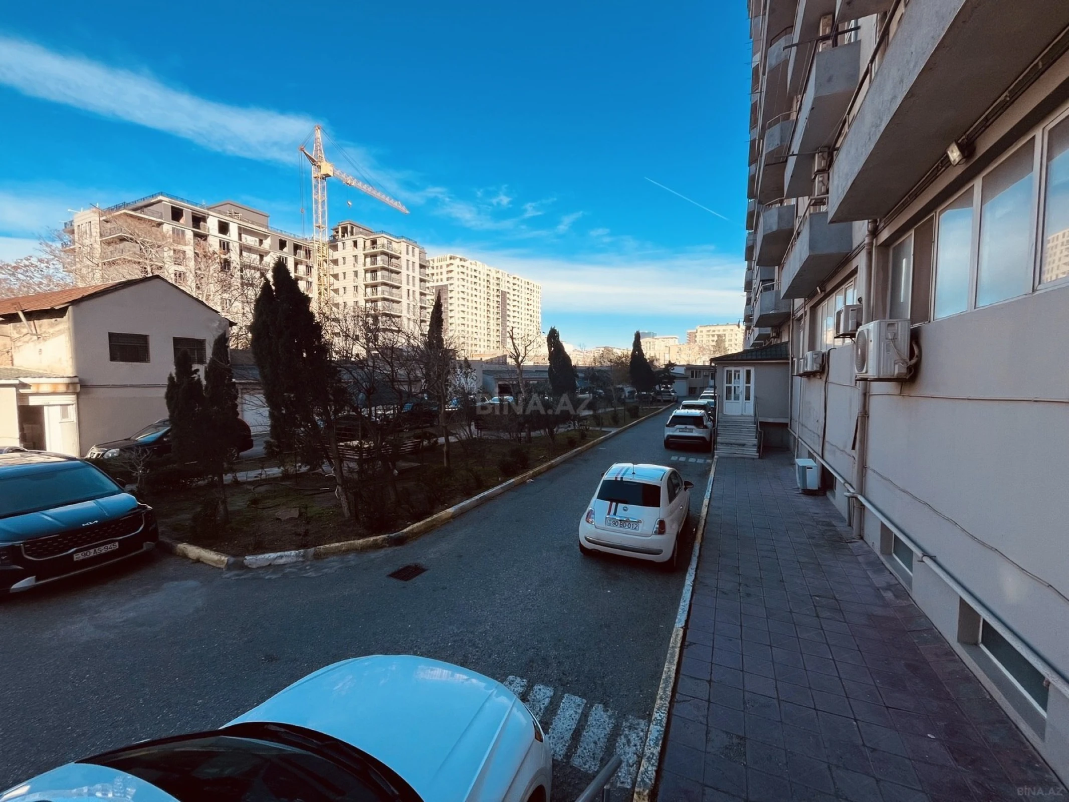 Satılır 5 otaqlı mənzil 190 m²