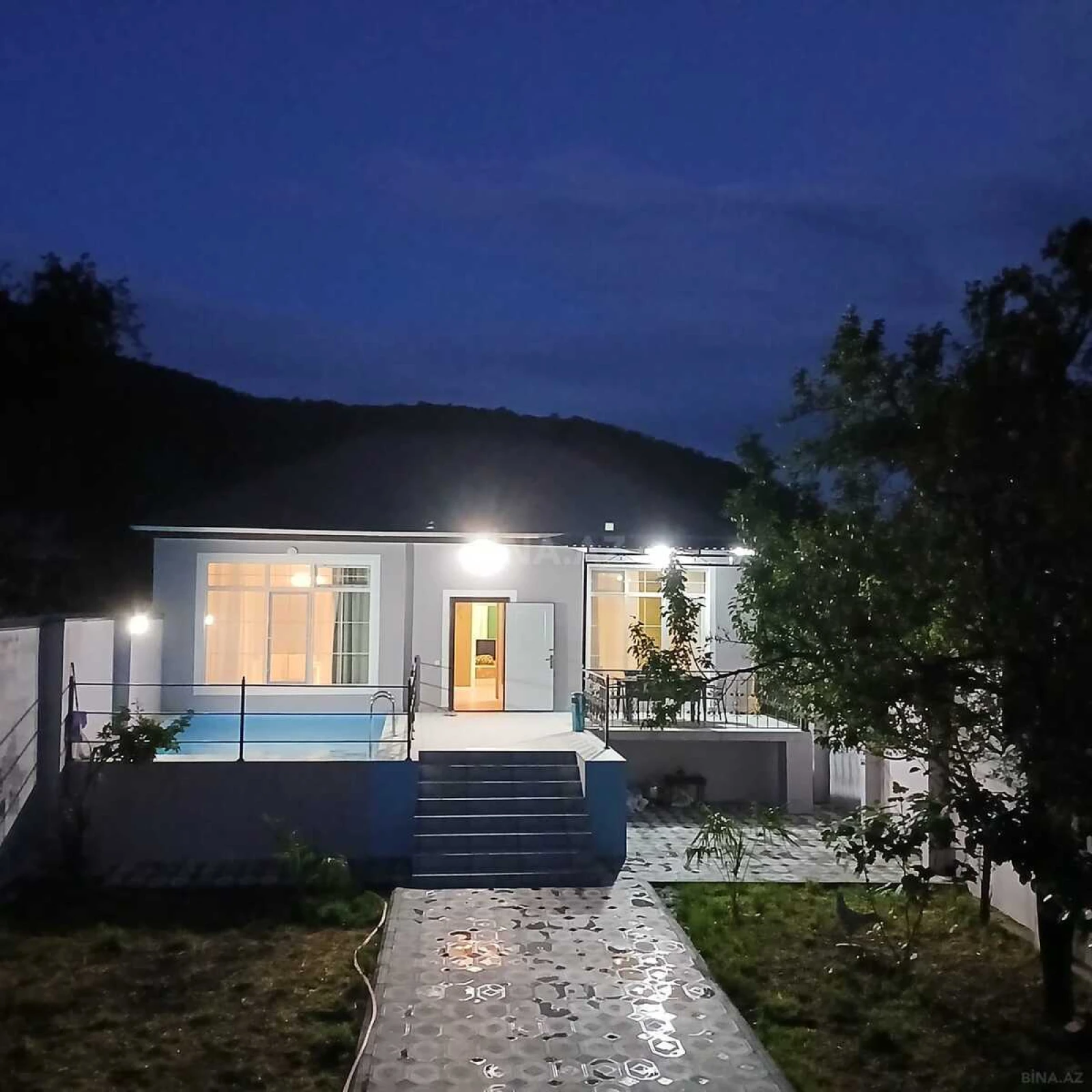 Kirayə verilir 5 otaqlı həyət evi 100 m²