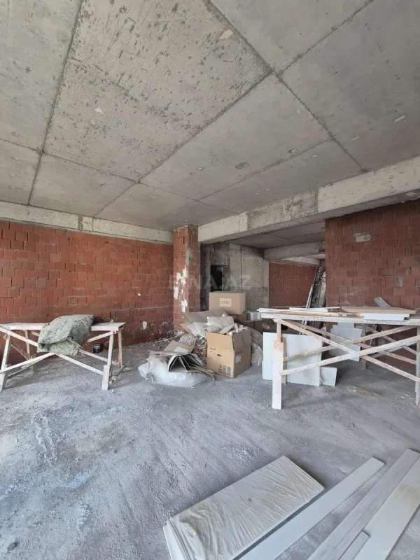 Satılır 3 otaqlı mənzil 130 m²