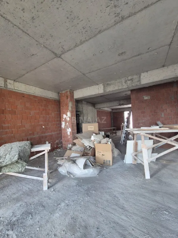 Satılır 3 otaqlı mənzil 130 m²