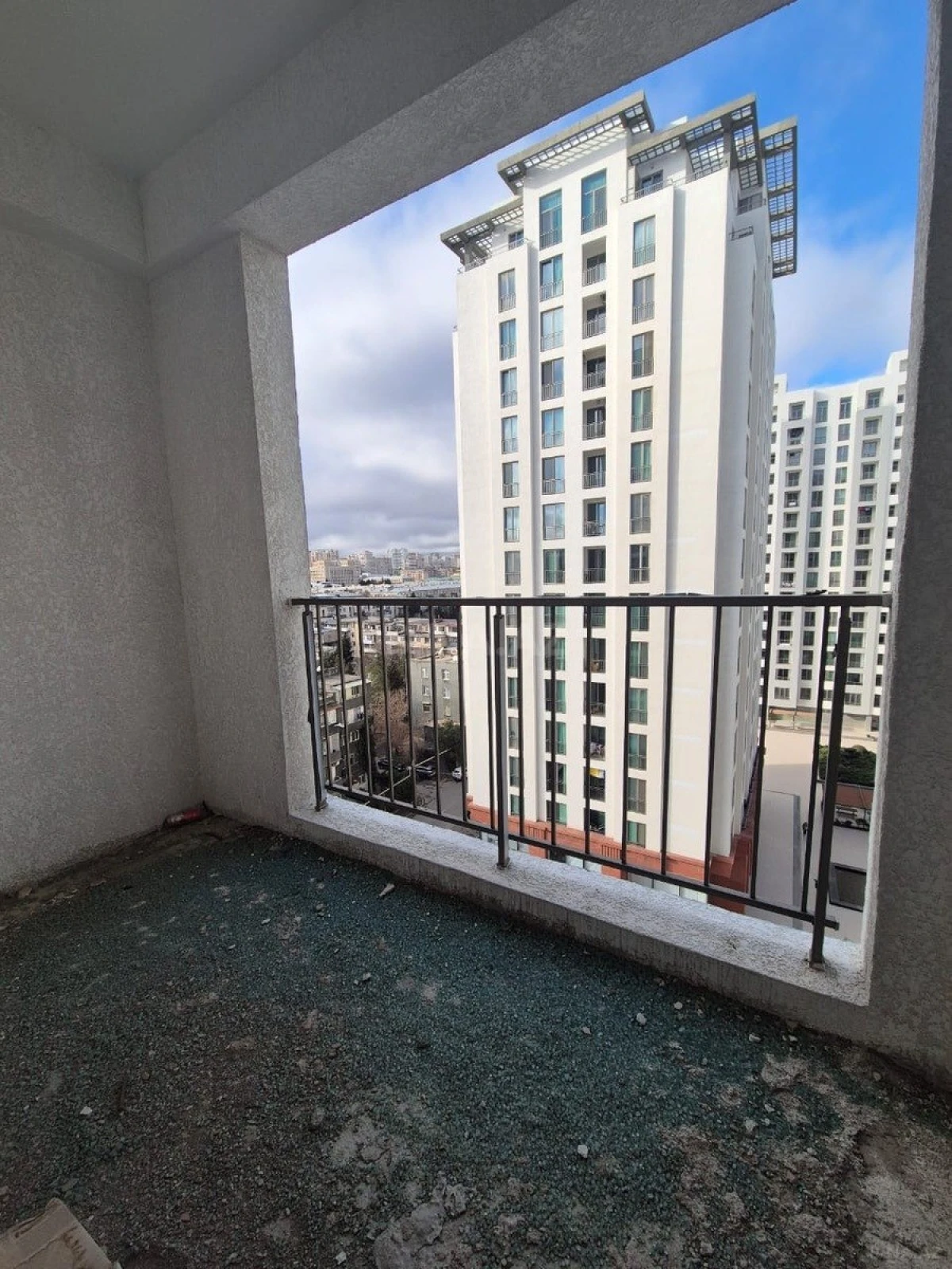 Satılır 3 otaqlı mənzil 130 m²