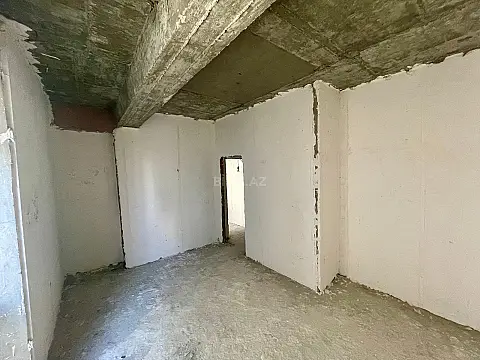 Satılır 3 otaqlı mənzil 136 m²
